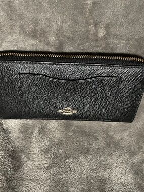 COACH Accordion Zip Black Wallet